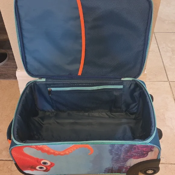 Finding Dory Kids' Suitcase Used - Picture 6 of 8